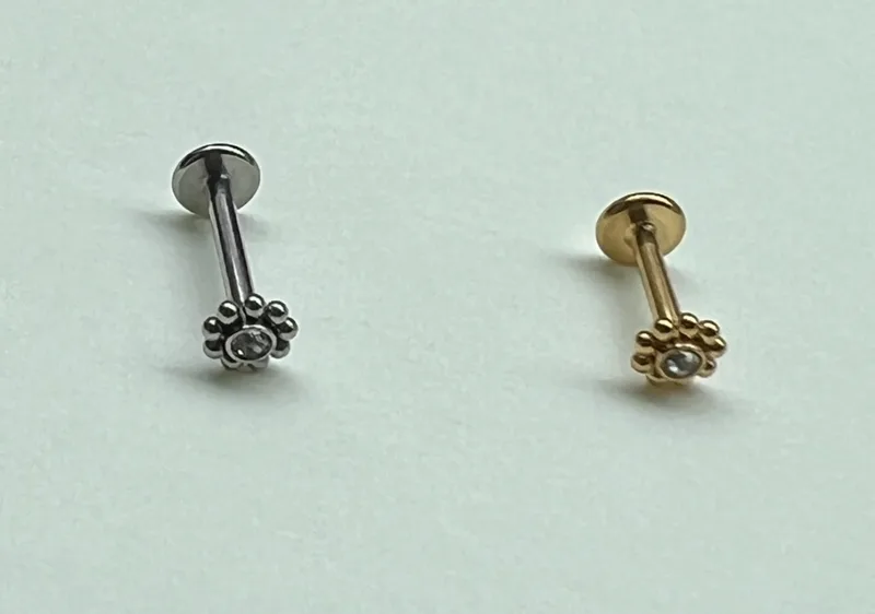 Piercing Élise (doré ou argenté)