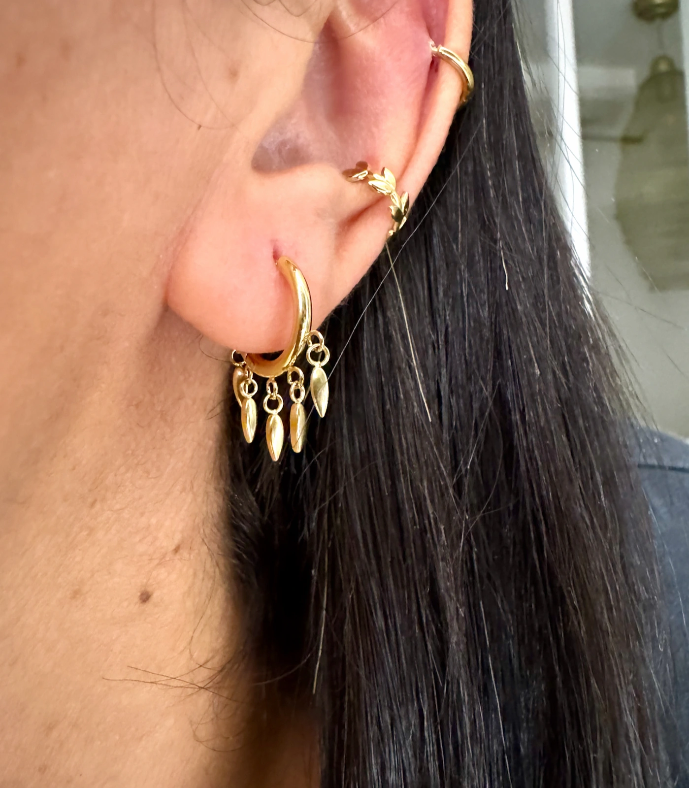 Paire de boucles d’oreilles (dorée ou argentée)