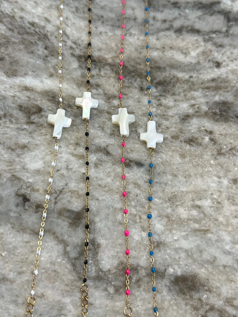 Bracelet Mona croix nacré