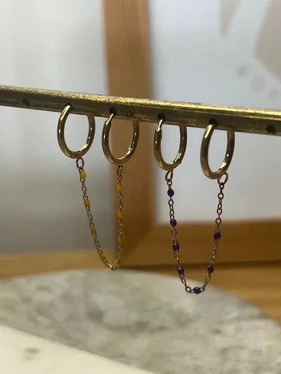 Mono boucle Céline  (blanche ,jaune ou violet)