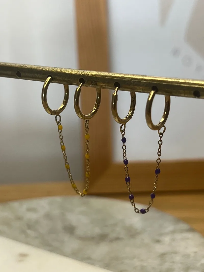 Mono boucle Céline  (blanche ,jaune ou violet)