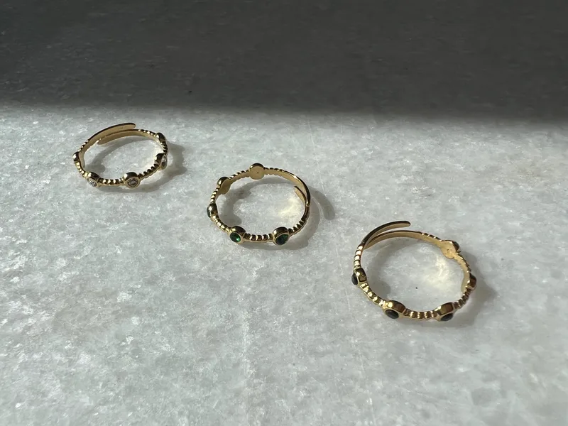 Bague ajustable pierres Astride (verte, transparente, noire)