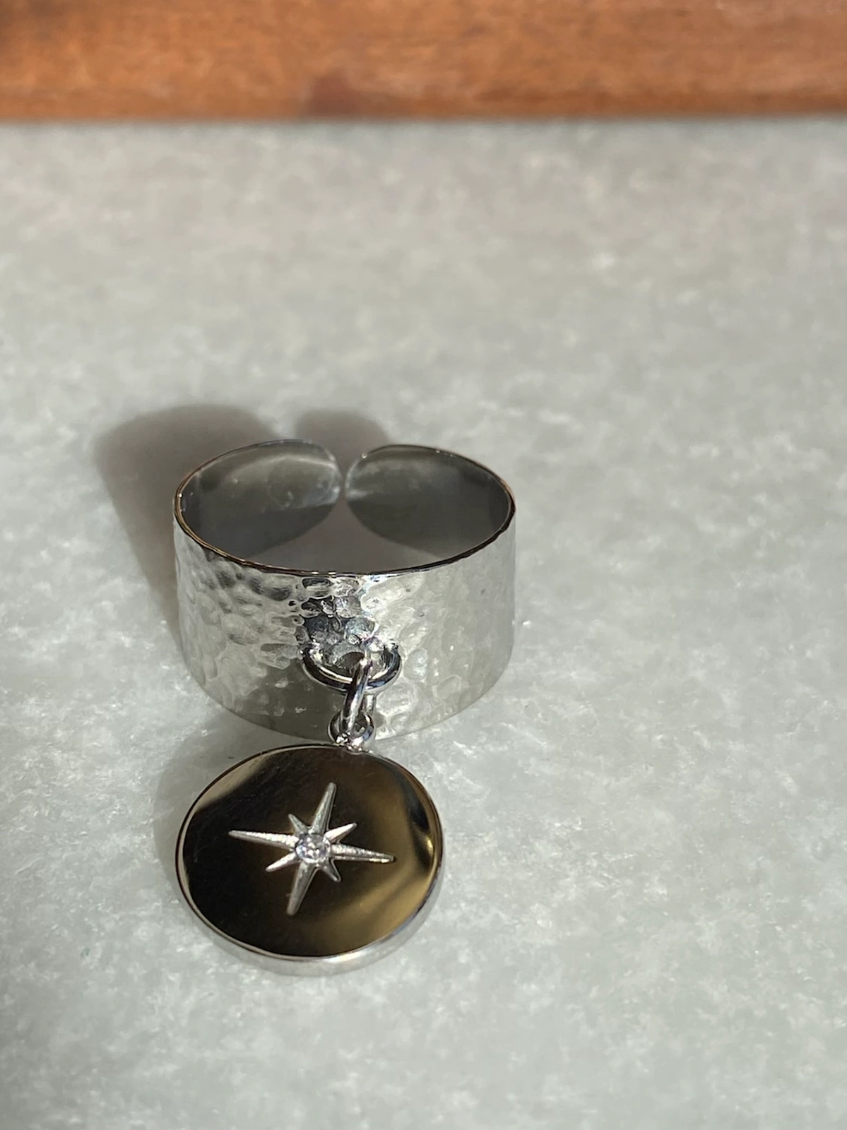 Bague ajustable argentée pampille  Rose