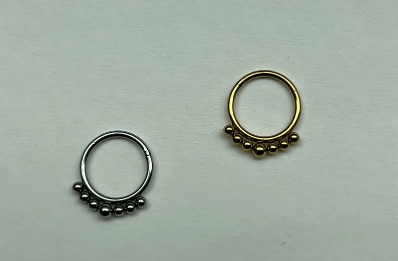 Piercing Adèle (doré ou argenté)