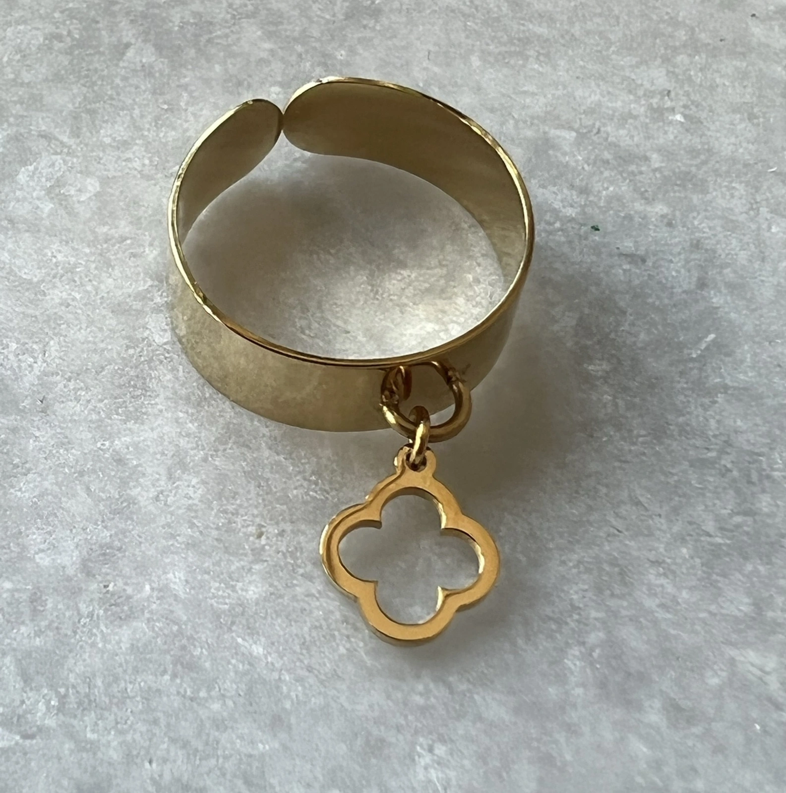 Bague ajustable Lucky (dorée ou argentée)