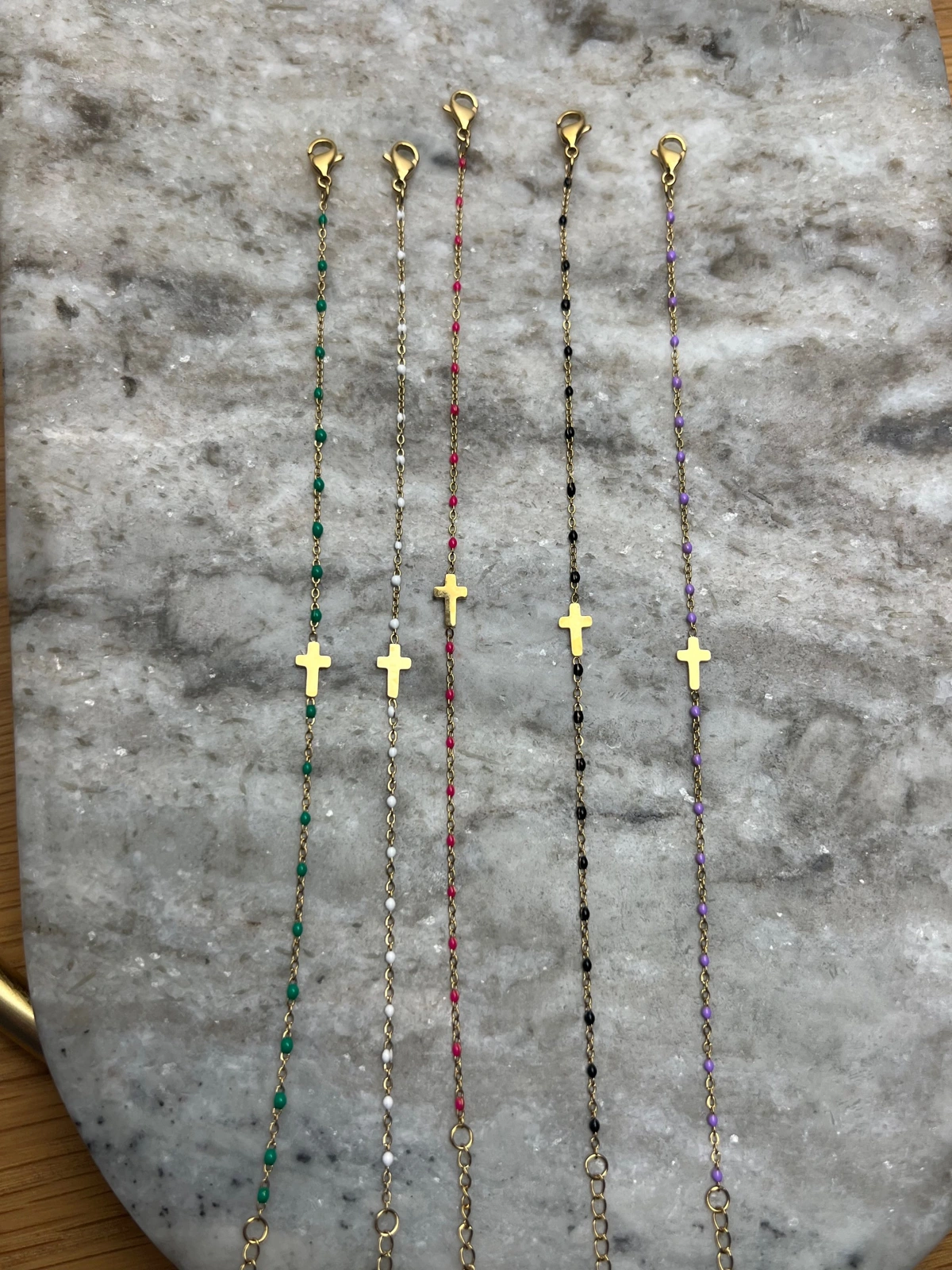 Bracelet Mona croix (vert, marron, parme, violet)