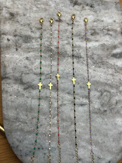 Bracelet Mona croix (vert, marron, parme, violet)