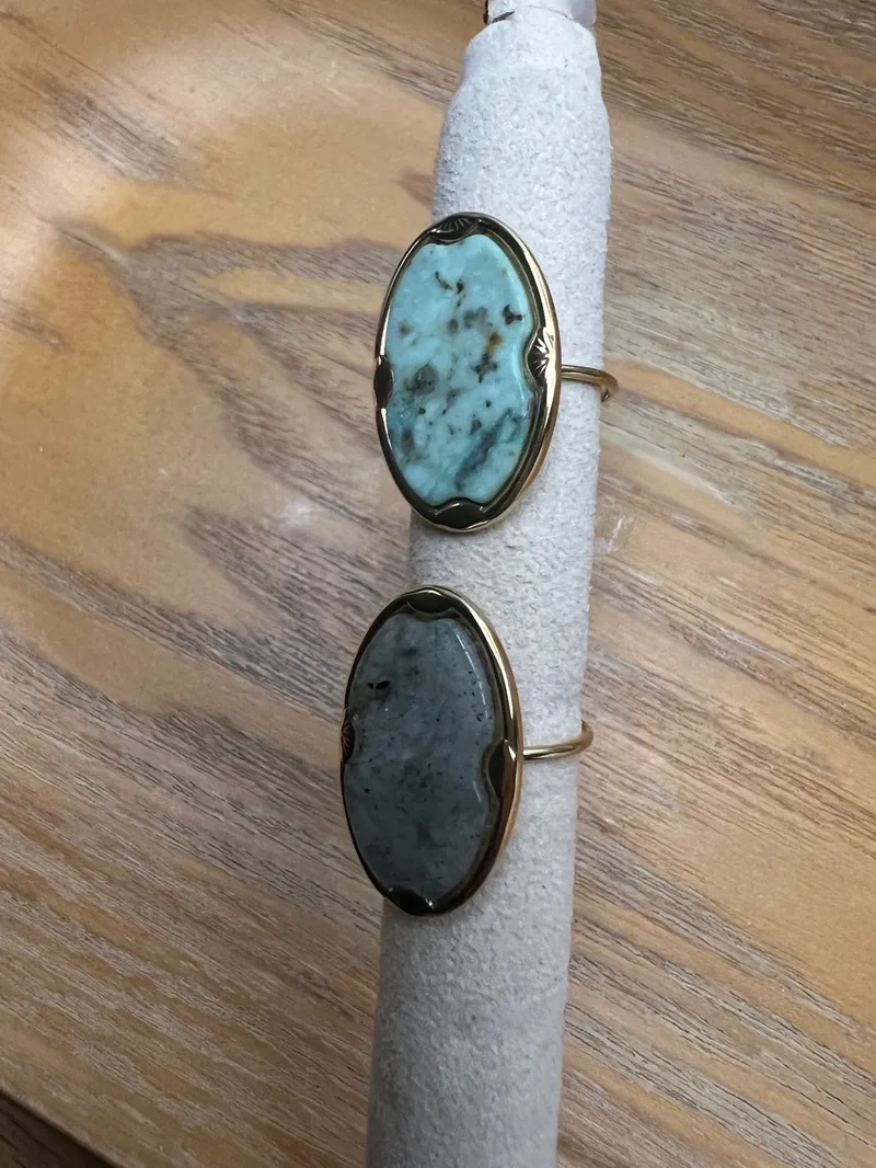 Bague ajustable Esmeralda (vert, grise nacrée et noire)