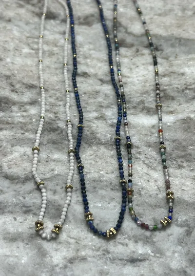 Collier Capri pierres naturelles (bleu, multi, blanc, noir, vert)