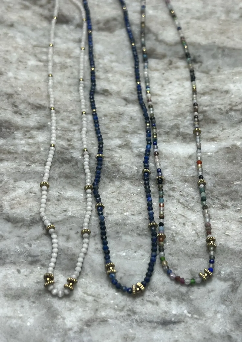 Collier Capri pierres naturelles (bleu, multi, blanc, noir, vert)