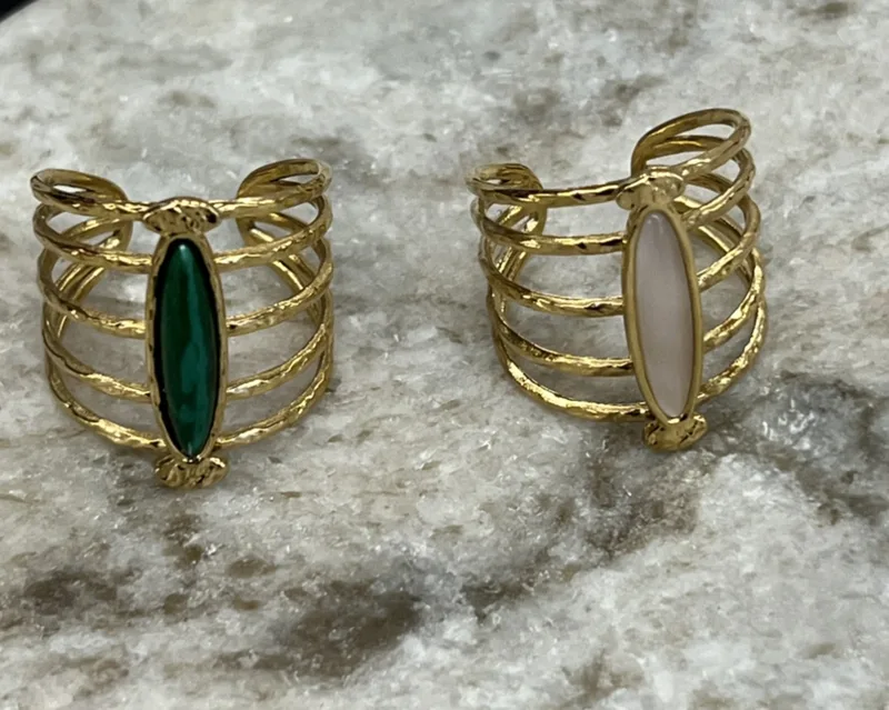 Bague ajustable Charlie (noire, nacrée, verte)
